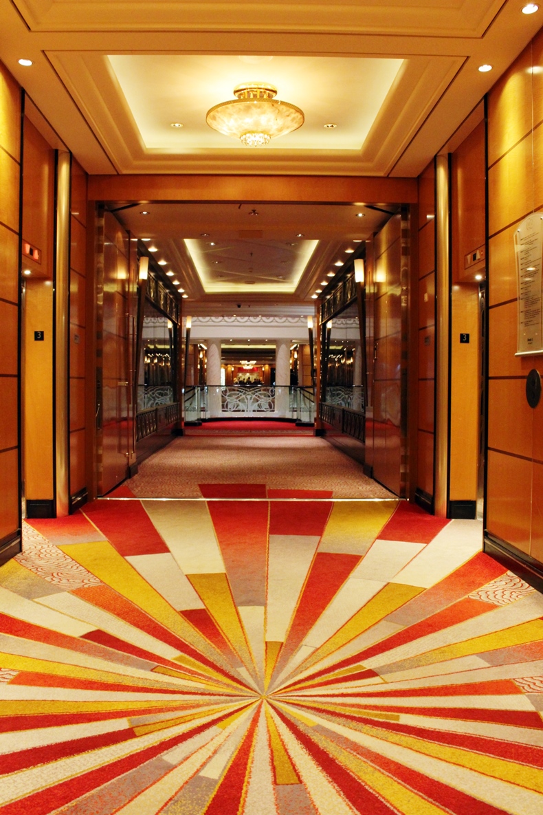 Queen Mary 2 Kurzkreuzfahrt_1_Gallerie_Flur_3